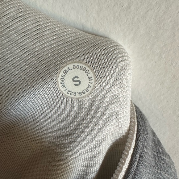 Lululemon Athletica Men’s Gray Textured Tech Shorts size Small EUC - Picture 7 of 7